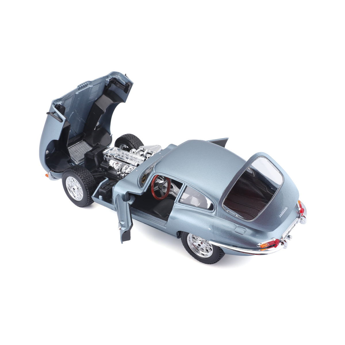 Jaguar E-type Coupe 1:18 metallic light blue