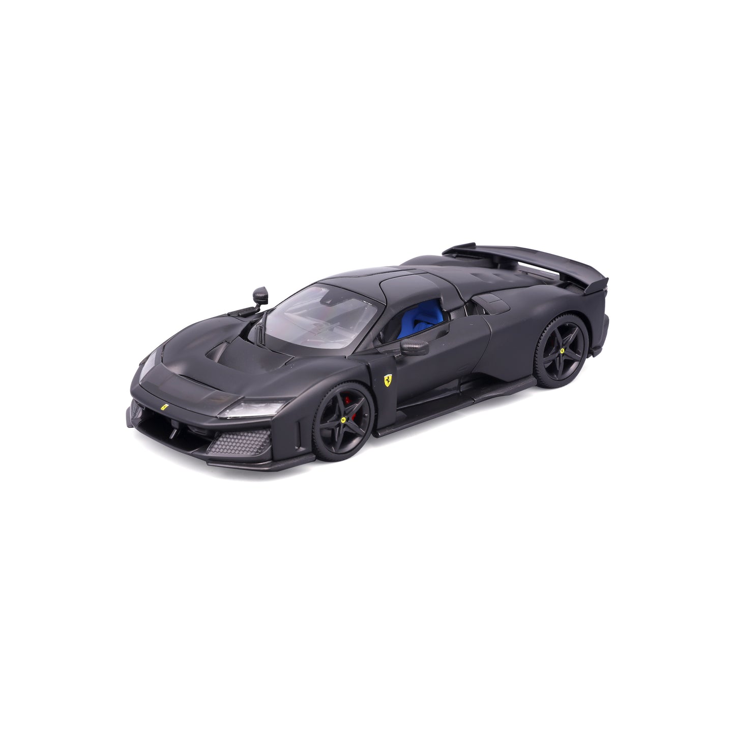 Ferrari F80 1:24 Matte Black mit Vitrine - WEB EXKLUSIV