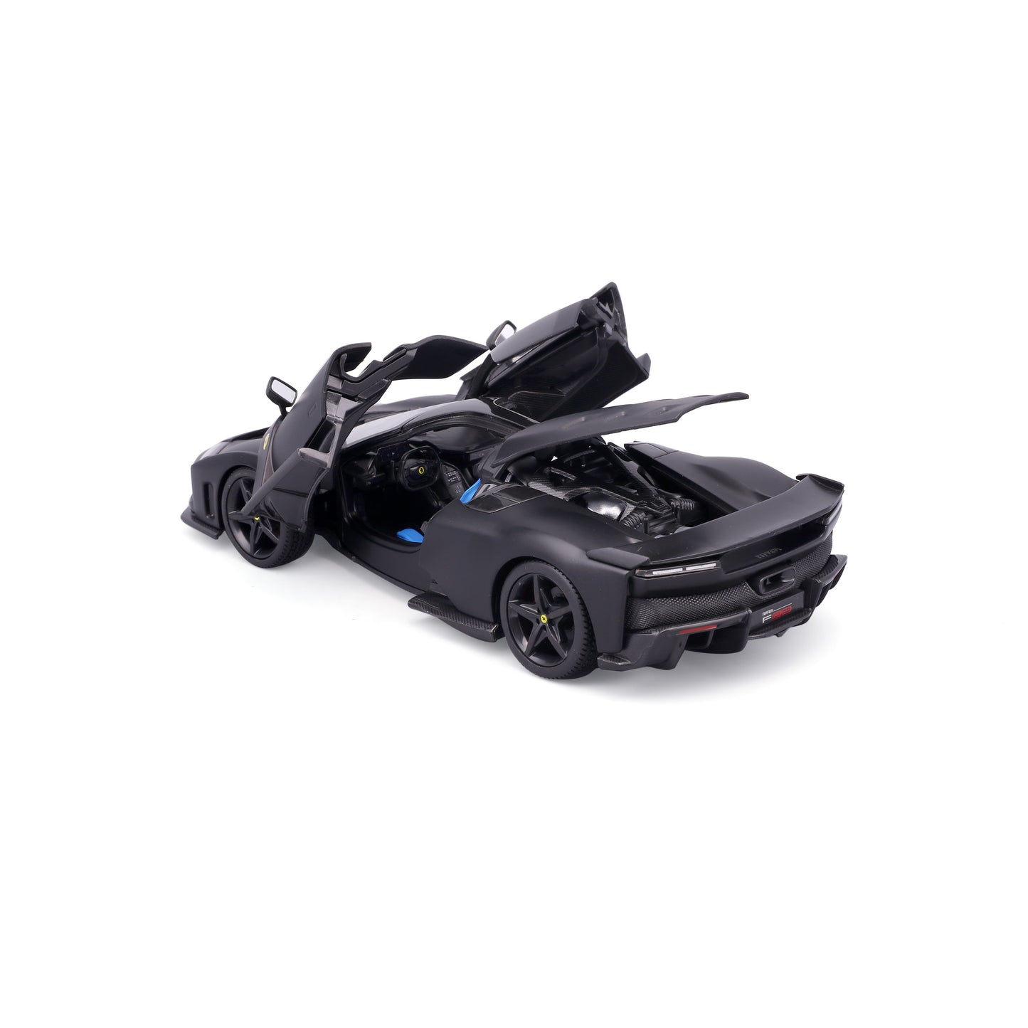 Ferrari F80 1:24 Matte Black mit Vitrine - WEB EXKLUSIV